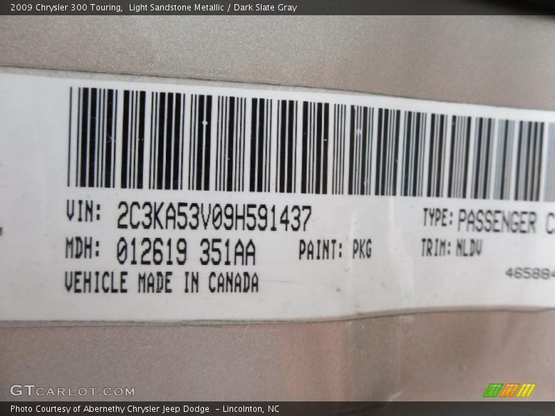 Light Sandstone Metallic / Dark Slate Gray 2009 Chrysler 300 Touring