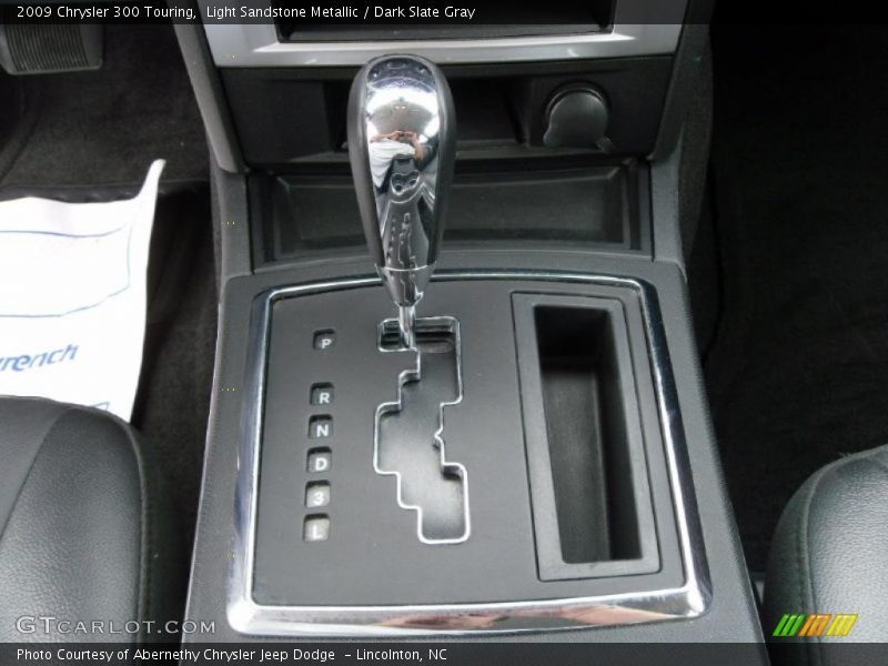 Light Sandstone Metallic / Dark Slate Gray 2009 Chrysler 300 Touring