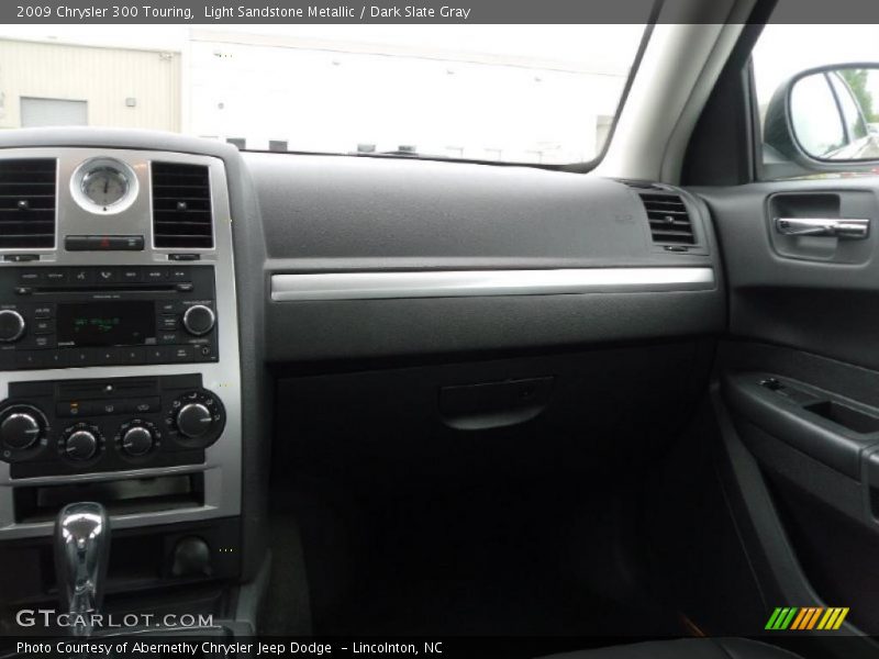 Light Sandstone Metallic / Dark Slate Gray 2009 Chrysler 300 Touring