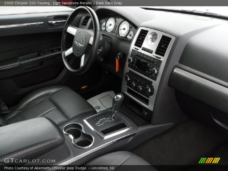 Light Sandstone Metallic / Dark Slate Gray 2009 Chrysler 300 Touring