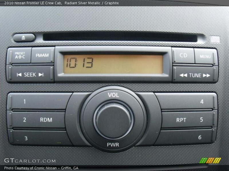 Radiant Silver Metallic / Graphite 2010 Nissan Frontier LE Crew Cab