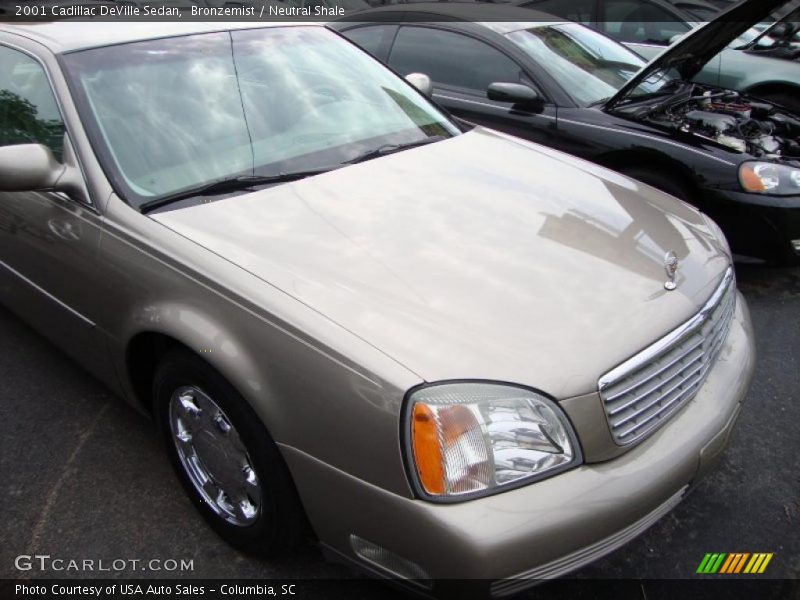 Bronzemist / Neutral Shale 2001 Cadillac DeVille Sedan