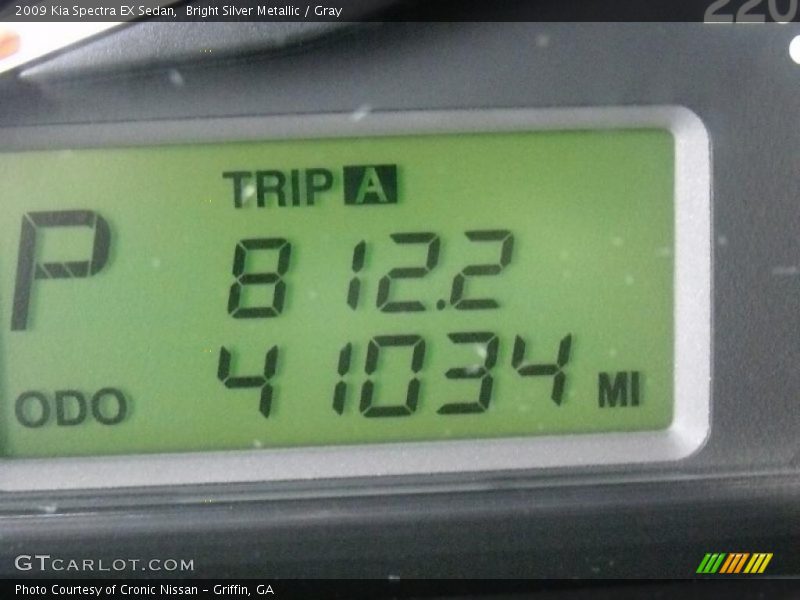 Bright Silver Metallic / Gray 2009 Kia Spectra EX Sedan