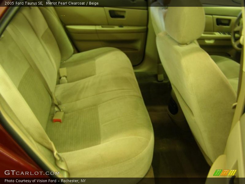 Merlot Pearl Clearcoat / Beige 2005 Ford Taurus SE