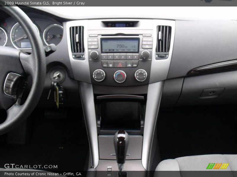 Bright Silver / Gray 2009 Hyundai Sonata GLS