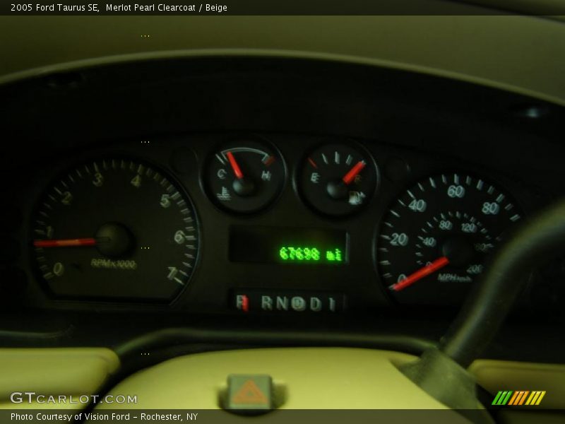 Merlot Pearl Clearcoat / Beige 2005 Ford Taurus SE