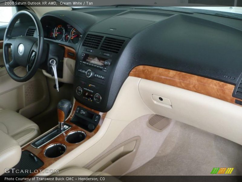 Cream White / Tan 2008 Saturn Outlook XR AWD