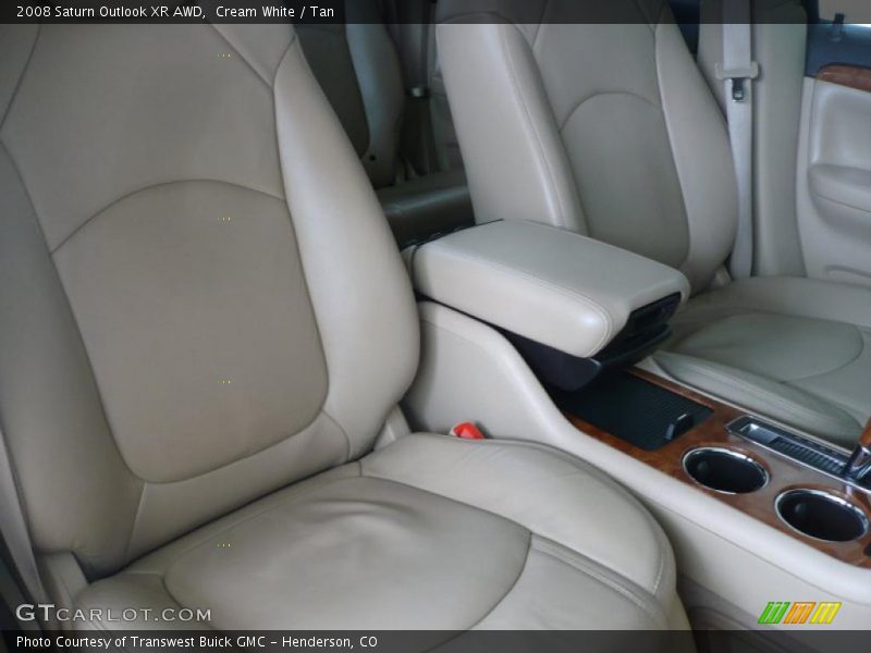 Cream White / Tan 2008 Saturn Outlook XR AWD