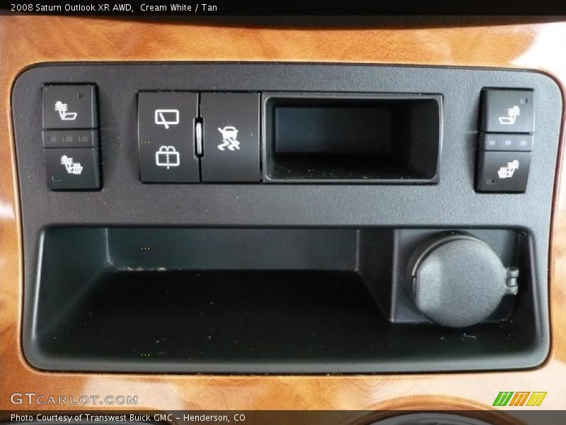 Cream White / Tan 2008 Saturn Outlook XR AWD