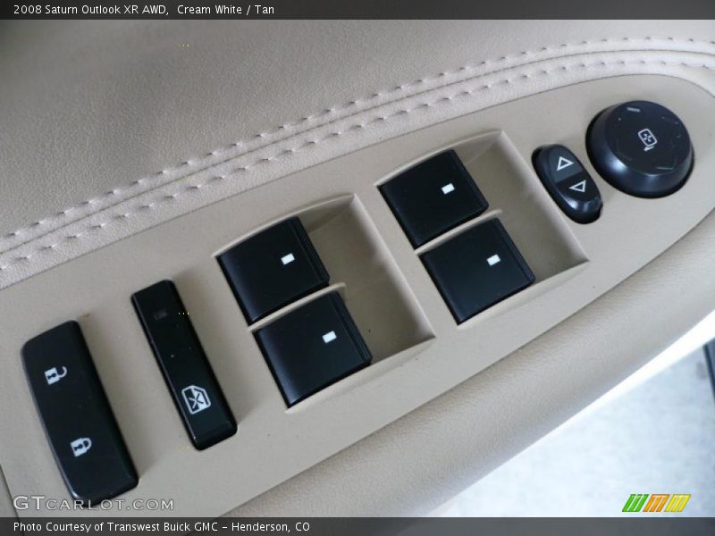 Cream White / Tan 2008 Saturn Outlook XR AWD