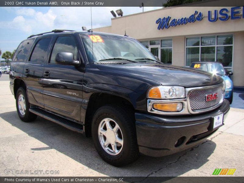 Onyx Black / Stone Gray 2003 GMC Yukon Denali AWD