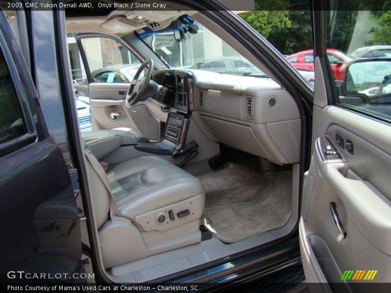 Onyx Black / Stone Gray 2003 GMC Yukon Denali AWD