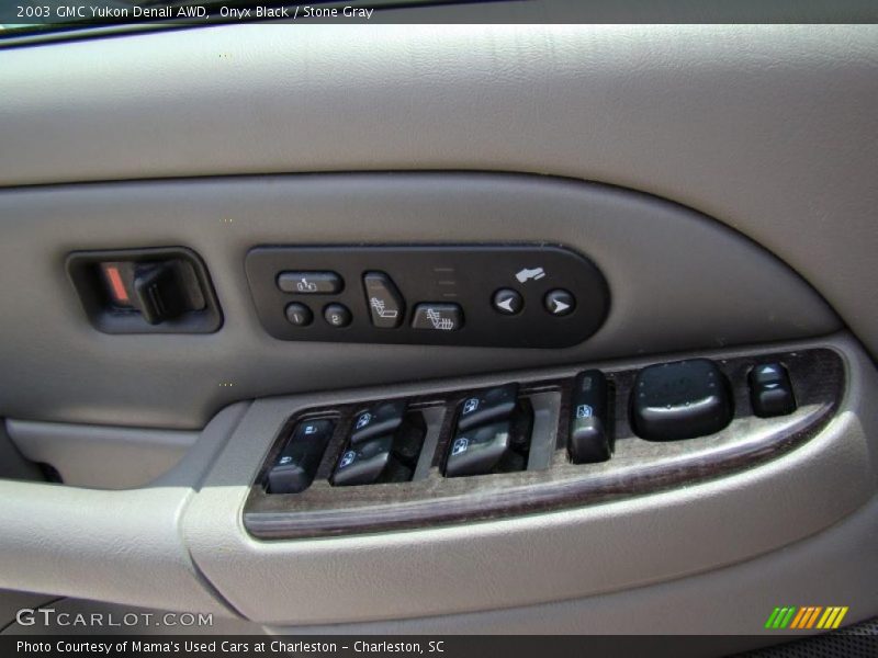 Onyx Black / Stone Gray 2003 GMC Yukon Denali AWD