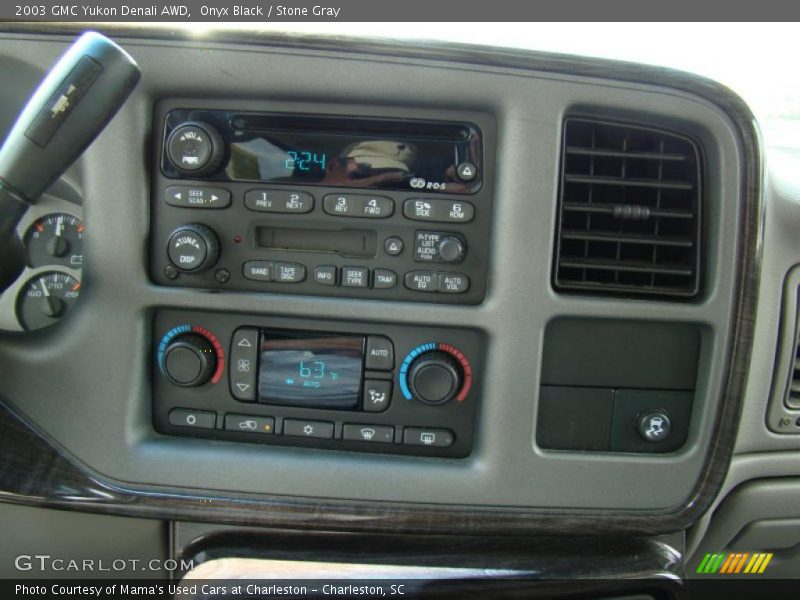 Onyx Black / Stone Gray 2003 GMC Yukon Denali AWD