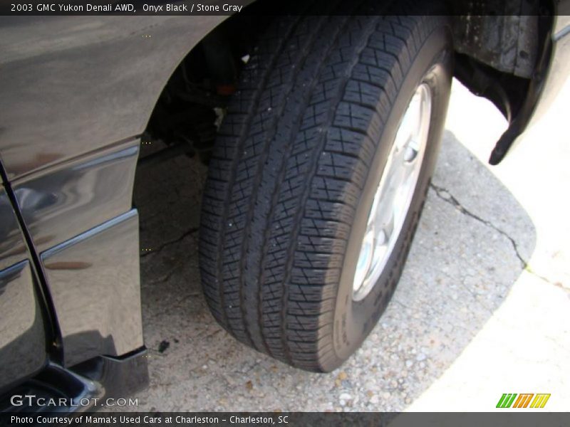 Onyx Black / Stone Gray 2003 GMC Yukon Denali AWD