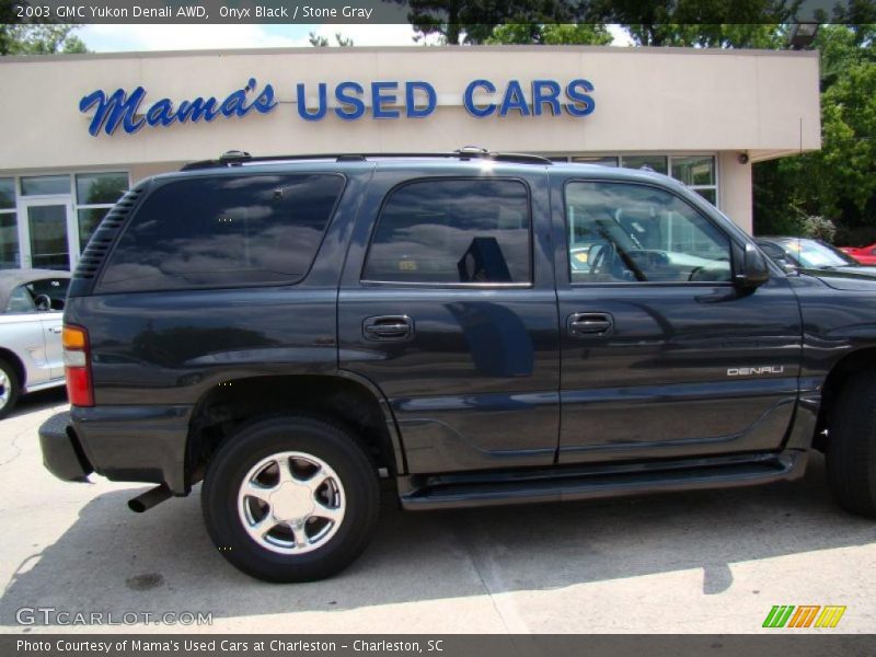 Onyx Black / Stone Gray 2003 GMC Yukon Denali AWD