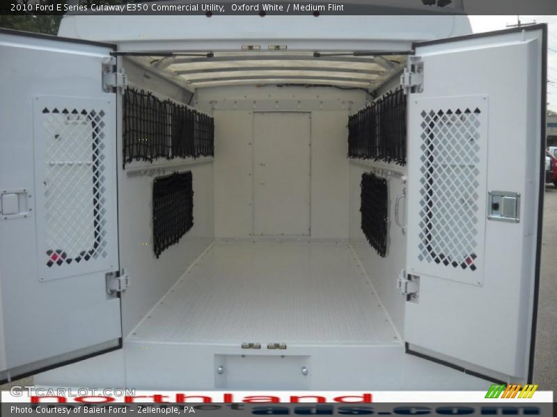Oxford White / Medium Flint 2010 Ford E Series Cutaway E350 Commercial Utility