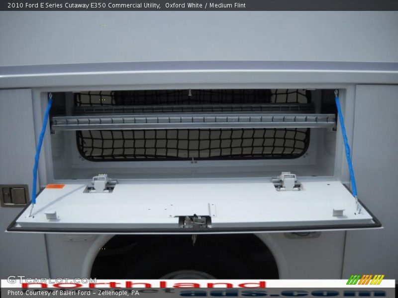 Oxford White / Medium Flint 2010 Ford E Series Cutaway E350 Commercial Utility