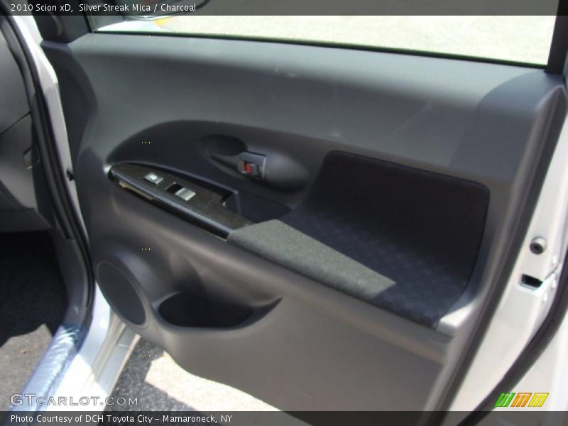 Silver Streak Mica / Charcoal 2010 Scion xD