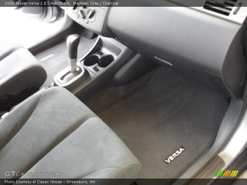 Magnetic Gray / Charcoal 2009 Nissan Versa 1.8 S Hatchback