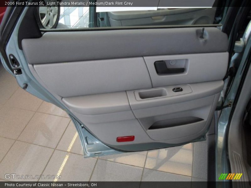 Light Tundra Metallic / Medium/Dark Flint Grey 2006 Ford Taurus SE