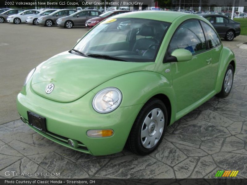 Cyber Green Metallic / Black/Grey 2002 Volkswagen New Beetle GLS Coupe
