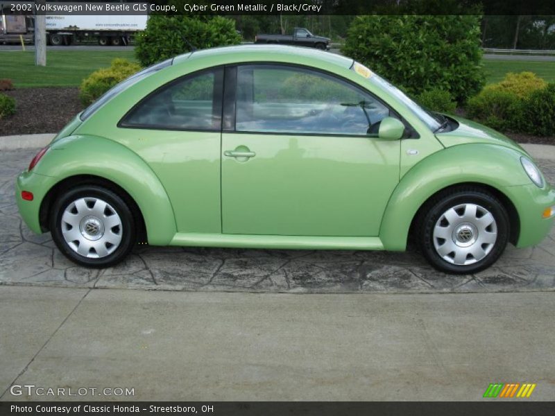 Cyber Green Metallic / Black/Grey 2002 Volkswagen New Beetle GLS Coupe