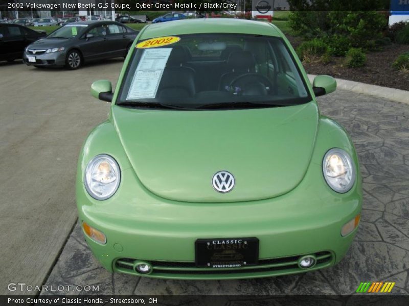 Cyber Green Metallic / Black/Grey 2002 Volkswagen New Beetle GLS Coupe