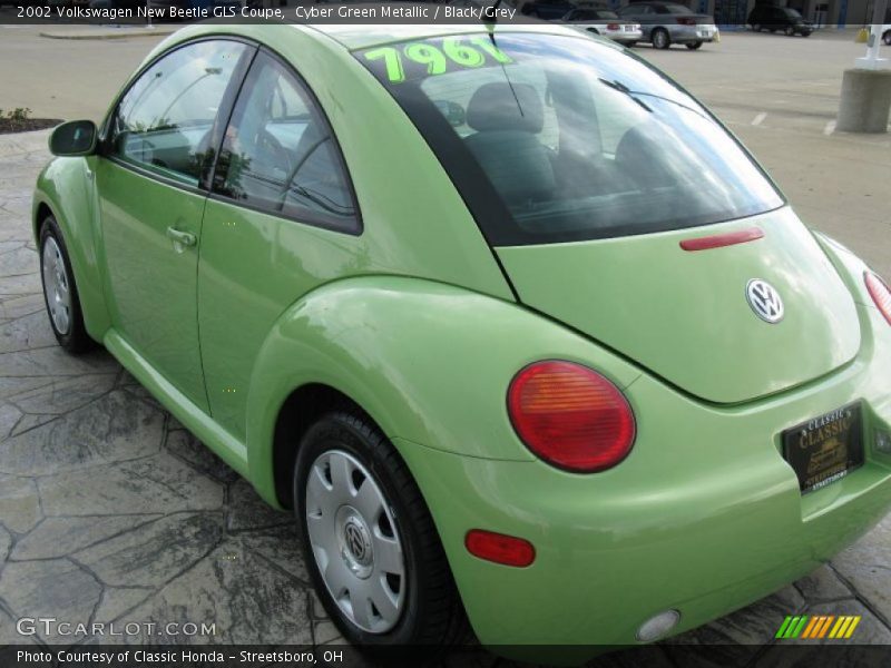 Cyber Green Metallic / Black/Grey 2002 Volkswagen New Beetle GLS Coupe