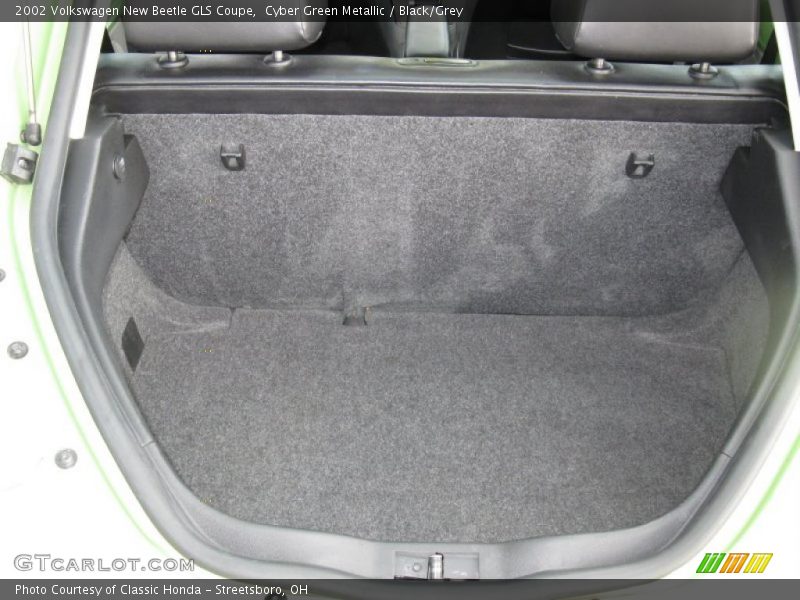 Cyber Green Metallic / Black/Grey 2002 Volkswagen New Beetle GLS Coupe