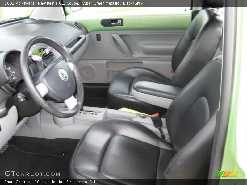 Cyber Green Metallic / Black/Grey 2002 Volkswagen New Beetle GLS Coupe
