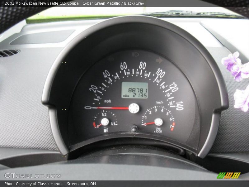 Cyber Green Metallic / Black/Grey 2002 Volkswagen New Beetle GLS Coupe