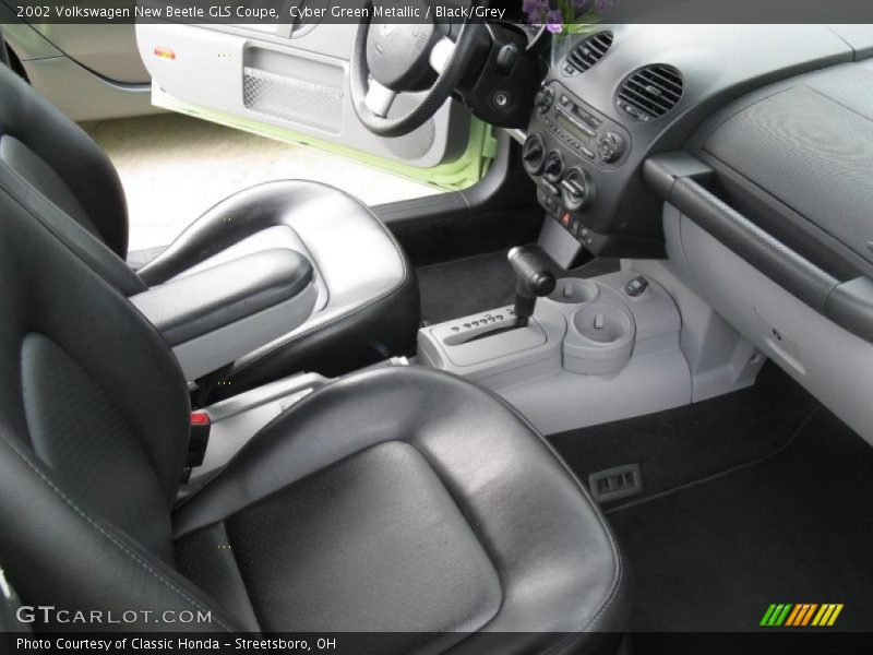 Cyber Green Metallic / Black/Grey 2002 Volkswagen New Beetle GLS Coupe