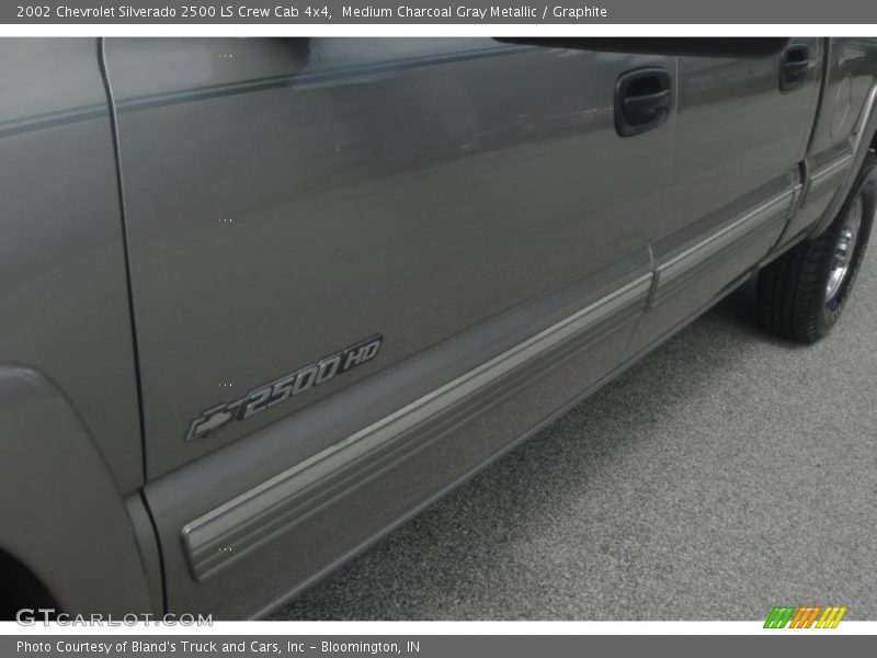Medium Charcoal Gray Metallic / Graphite 2002 Chevrolet Silverado 2500 LS Crew Cab 4x4