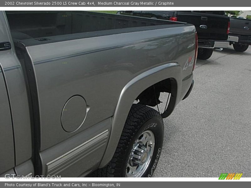 Medium Charcoal Gray Metallic / Graphite 2002 Chevrolet Silverado 2500 LS Crew Cab 4x4