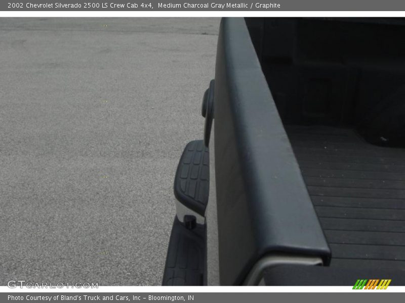 Medium Charcoal Gray Metallic / Graphite 2002 Chevrolet Silverado 2500 LS Crew Cab 4x4