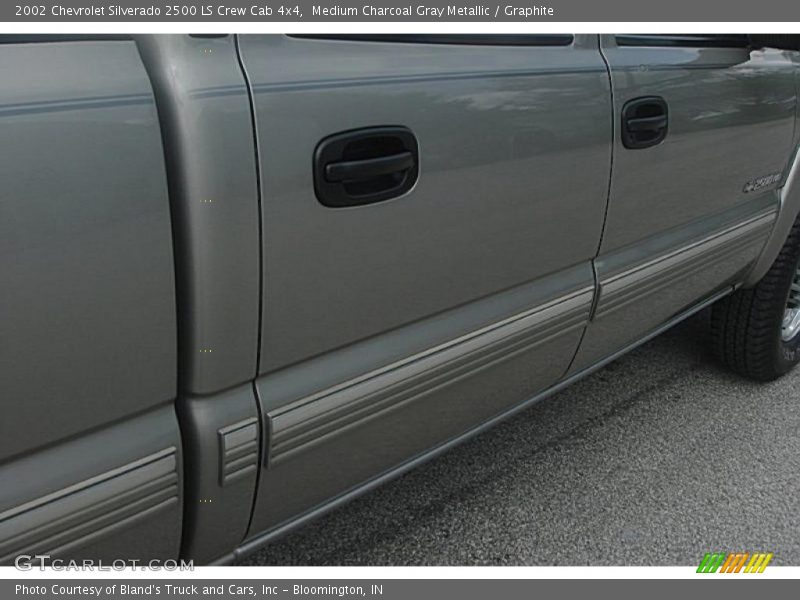 Medium Charcoal Gray Metallic / Graphite 2002 Chevrolet Silverado 2500 LS Crew Cab 4x4