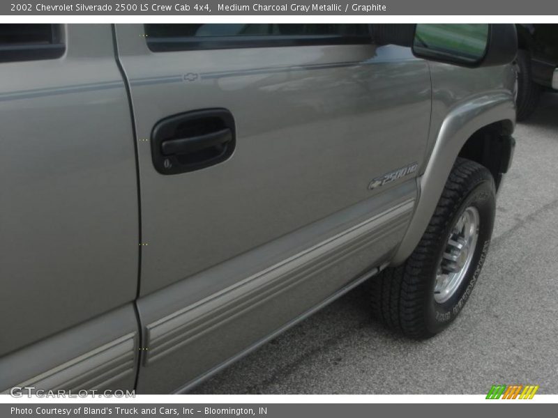 Medium Charcoal Gray Metallic / Graphite 2002 Chevrolet Silverado 2500 LS Crew Cab 4x4