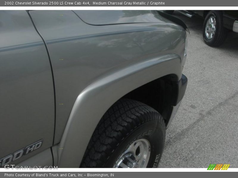 Medium Charcoal Gray Metallic / Graphite 2002 Chevrolet Silverado 2500 LS Crew Cab 4x4