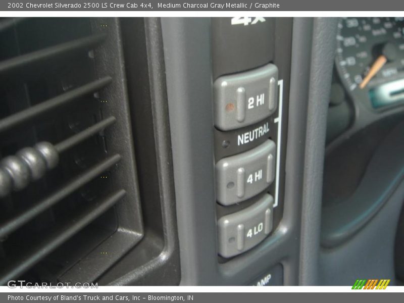 Medium Charcoal Gray Metallic / Graphite 2002 Chevrolet Silverado 2500 LS Crew Cab 4x4