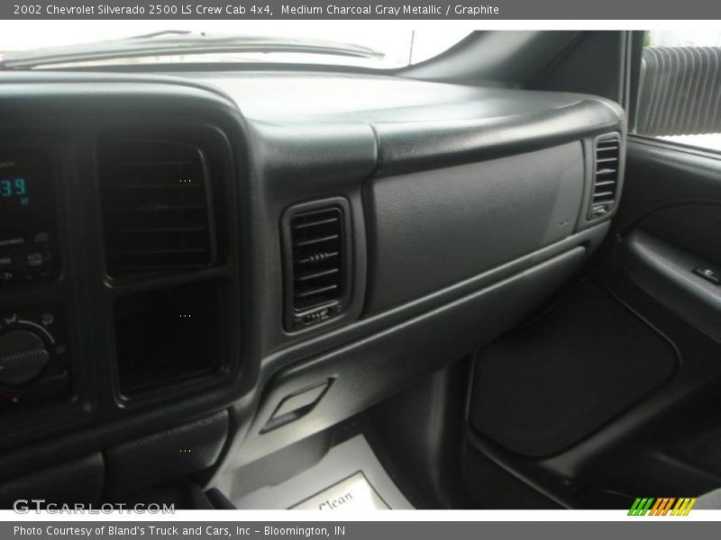 Medium Charcoal Gray Metallic / Graphite 2002 Chevrolet Silverado 2500 LS Crew Cab 4x4