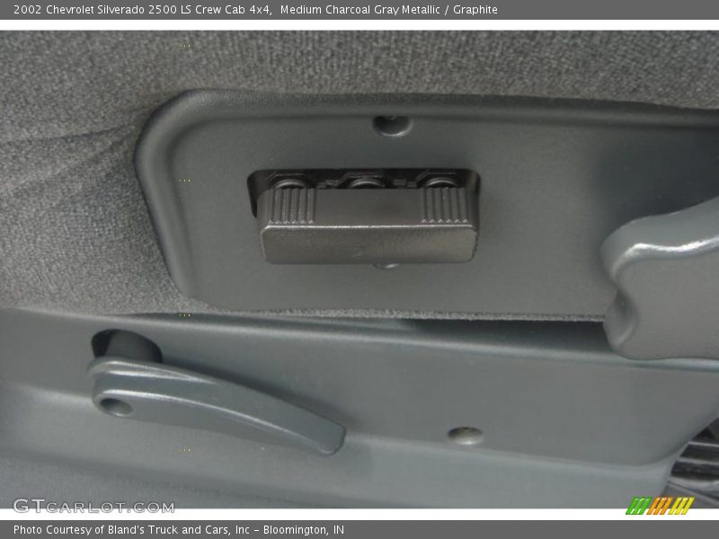 Medium Charcoal Gray Metallic / Graphite 2002 Chevrolet Silverado 2500 LS Crew Cab 4x4