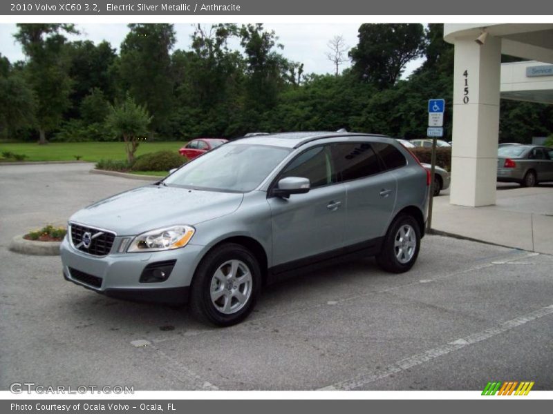 Electric Silver Metallic / Anthracite 2010 Volvo XC60 3.2