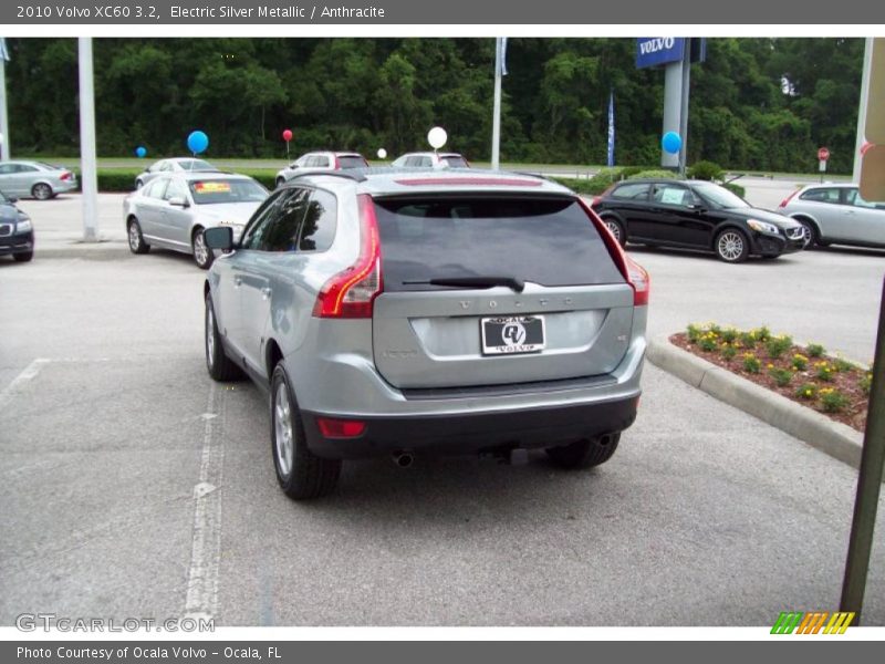 Electric Silver Metallic / Anthracite 2010 Volvo XC60 3.2