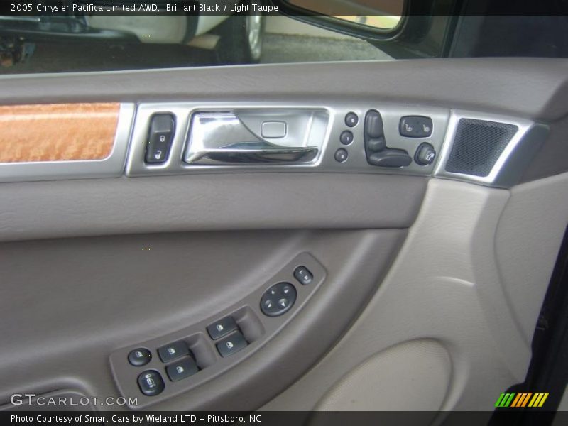 Brilliant Black / Light Taupe 2005 Chrysler Pacifica Limited AWD