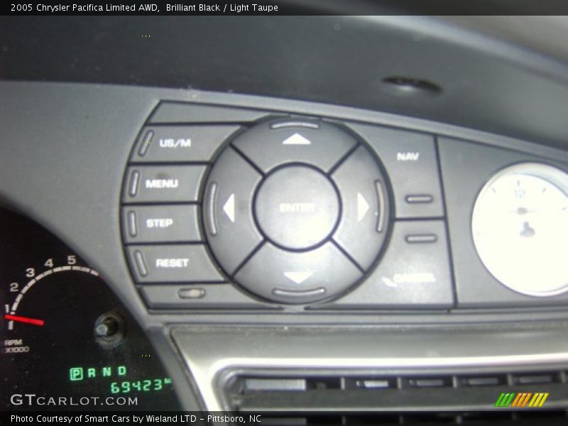 Brilliant Black / Light Taupe 2005 Chrysler Pacifica Limited AWD