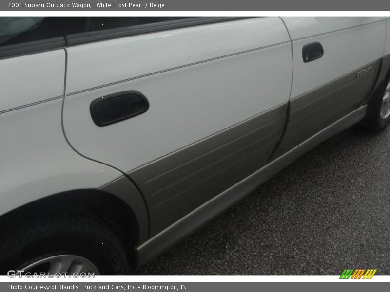 White Frost Pearl / Beige 2001 Subaru Outback Wagon