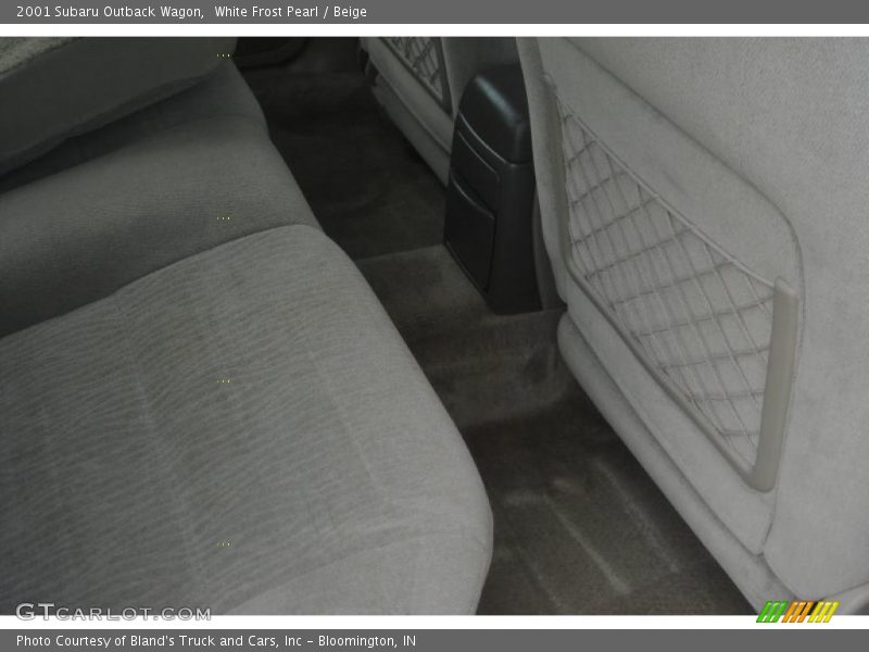 White Frost Pearl / Beige 2001 Subaru Outback Wagon