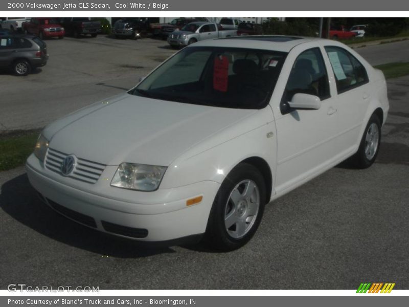 Cool White / Beige 2000 Volkswagen Jetta GLS Sedan