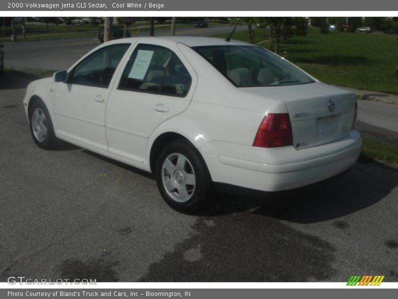 Cool White / Beige 2000 Volkswagen Jetta GLS Sedan